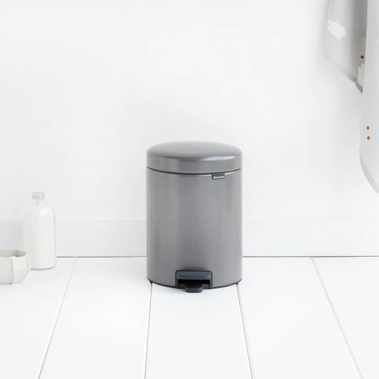 Brabantia Pedal bin newicon, 5 litre, plastic bucket platinum