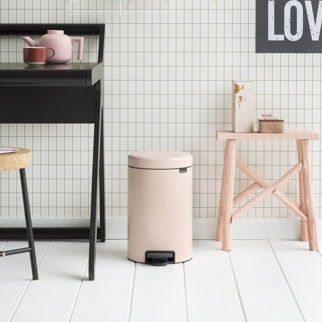 Brabantia Κάδος πεντάλ soft closing, plastic bucket clay pink 12 lt σειρά New Icon