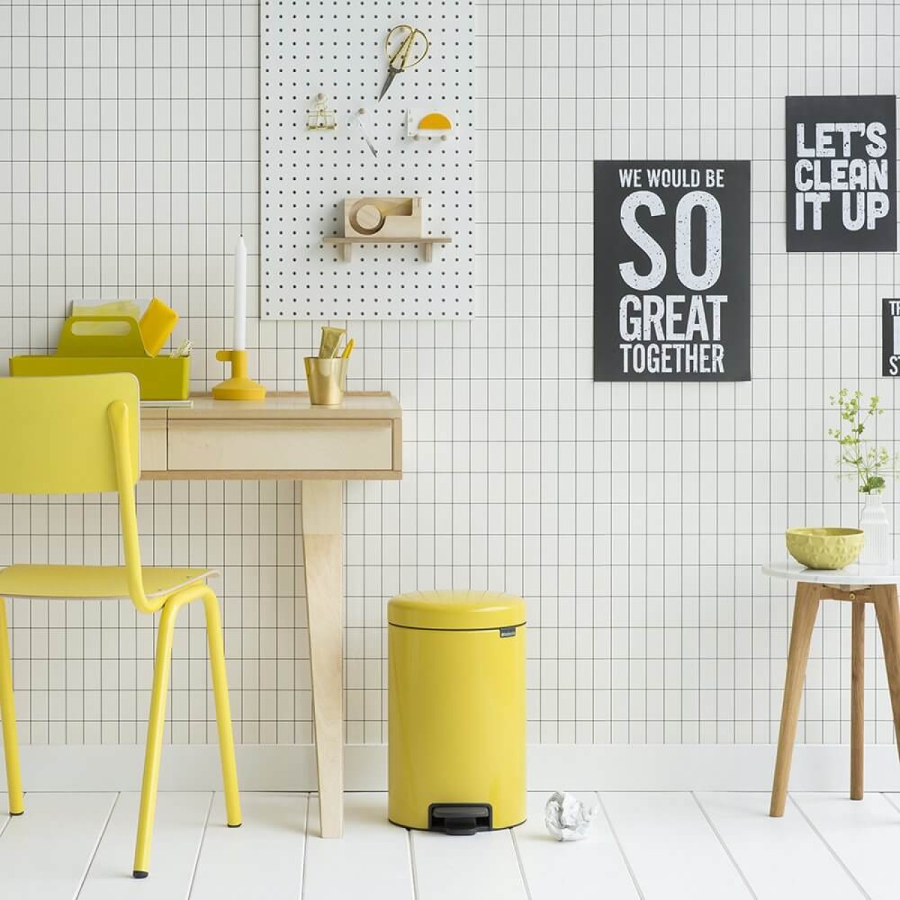 Brabantia Κάδος πεντάλ soft closing, plastic bucket daisy yellow 12 lt σειρά New Icon