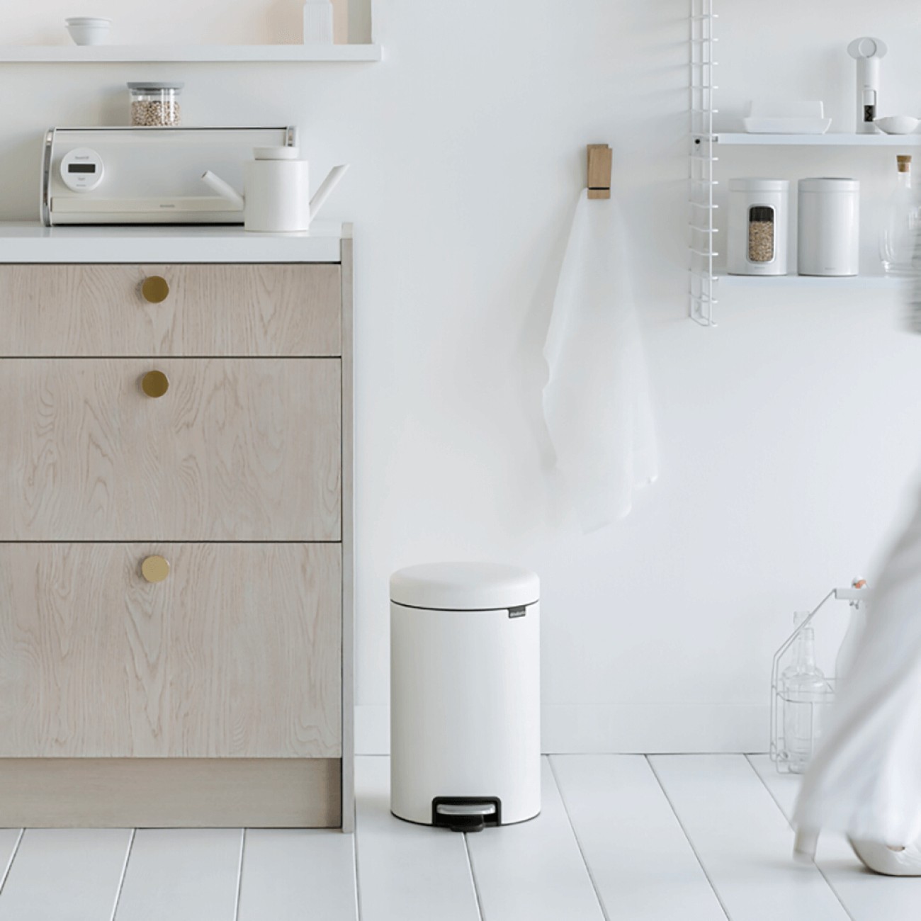 Brabantia Κάδος πεντάλ soft closing, plastic bucket mineral eternal white 12 lt σειρά New Icon
