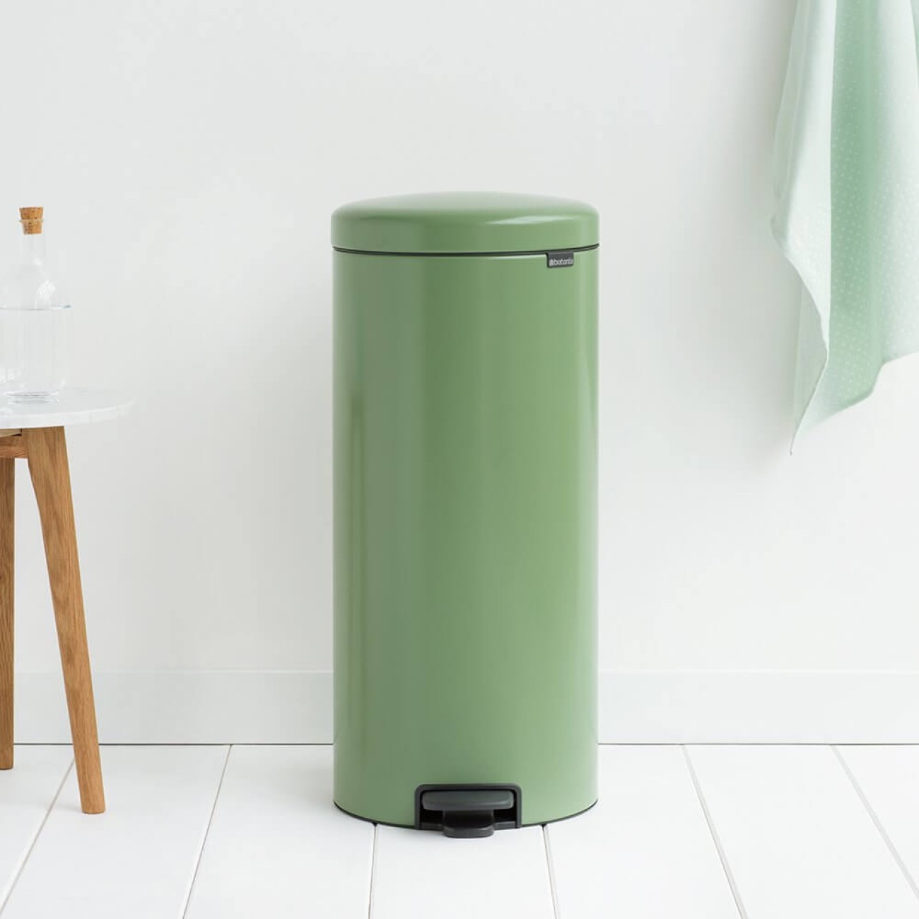 Brabantia Pedal bin newicon, 30 litre, plastic bucket moss green