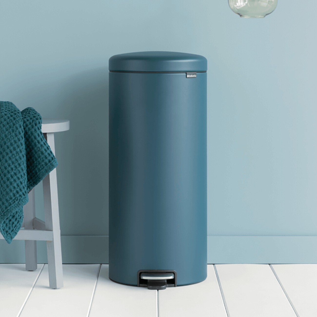 Brabantia Pedal bin newicon, 30 litre, plastic bucket mineral reflective blue